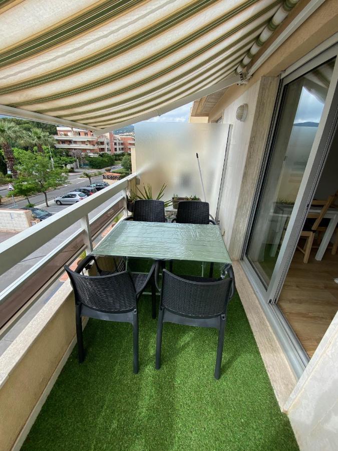 Studio 207-Front De Mer Parking Prive Cavalaire-sur-Mer Kültér fotó
